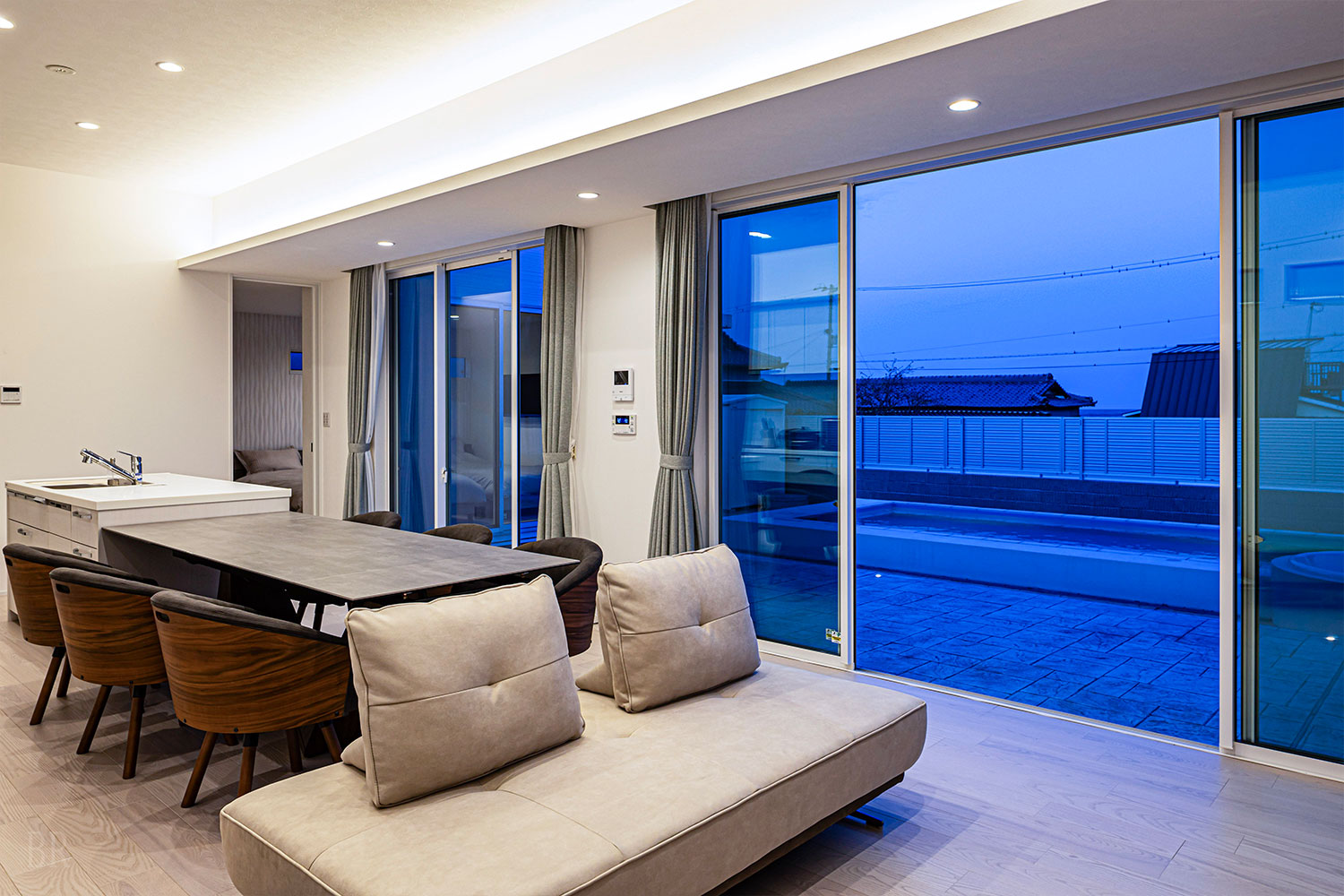 人数が増えるほどお得なルームチャージ制